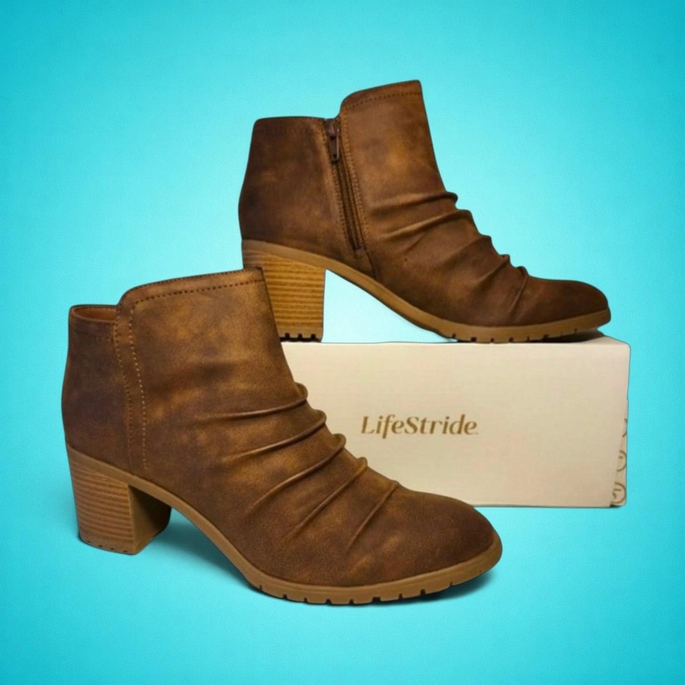 New Women's LifeStride Maeve Ankle Boot, Brown Tumbled, Size 10 W